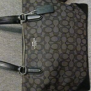Coach Zip Top Tote/Shoulder Bag in Signature Canvas-NWOT!